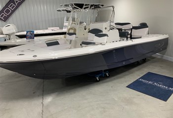 2023 Robalo 226 Cayman Shark Gray Boat